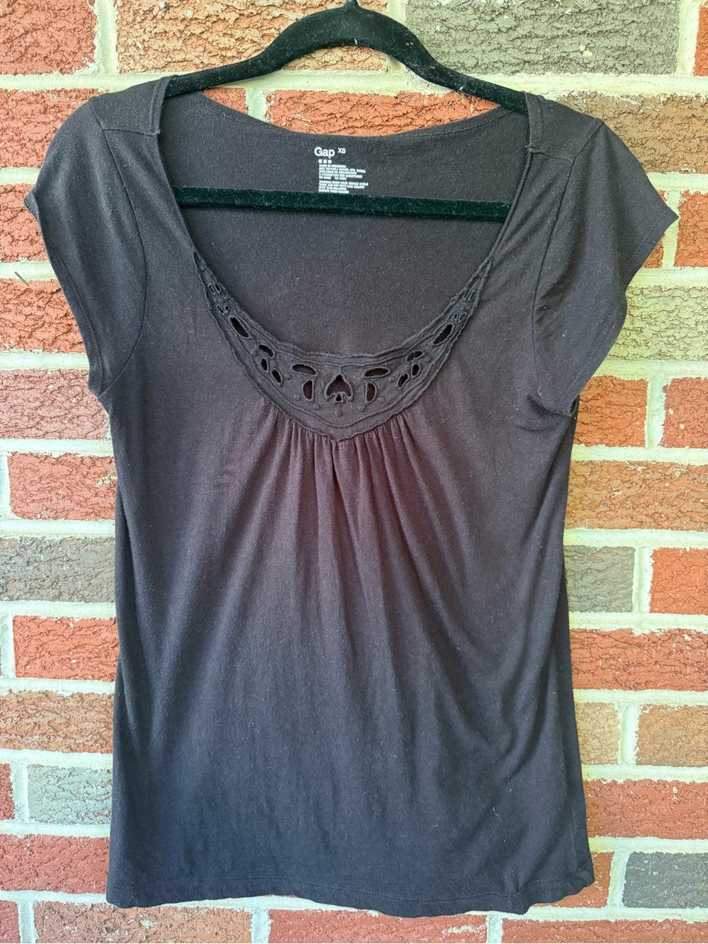 Gap Women’s Black Scoop Neck Short Sleeve Top
